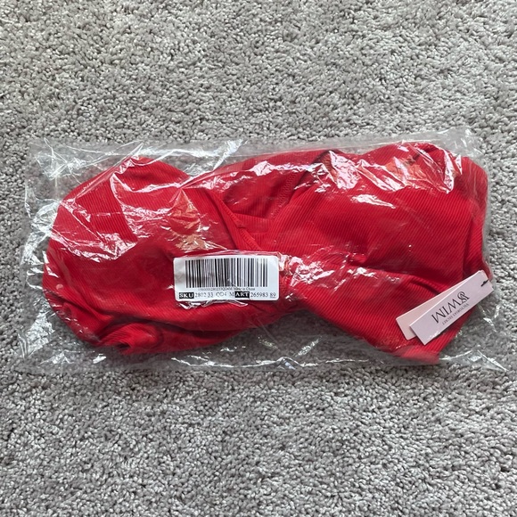 Victoria’s Secret Red One Piece Ribbed Swimsuit Size Medium Twist Plunge Padded - Picture 11 of 11